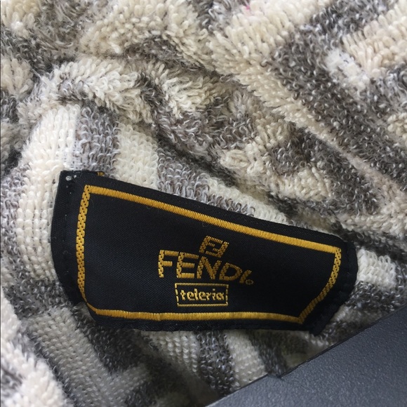 Authentic FENDI white Zucca Monogram Robs - Picture 3 of 3